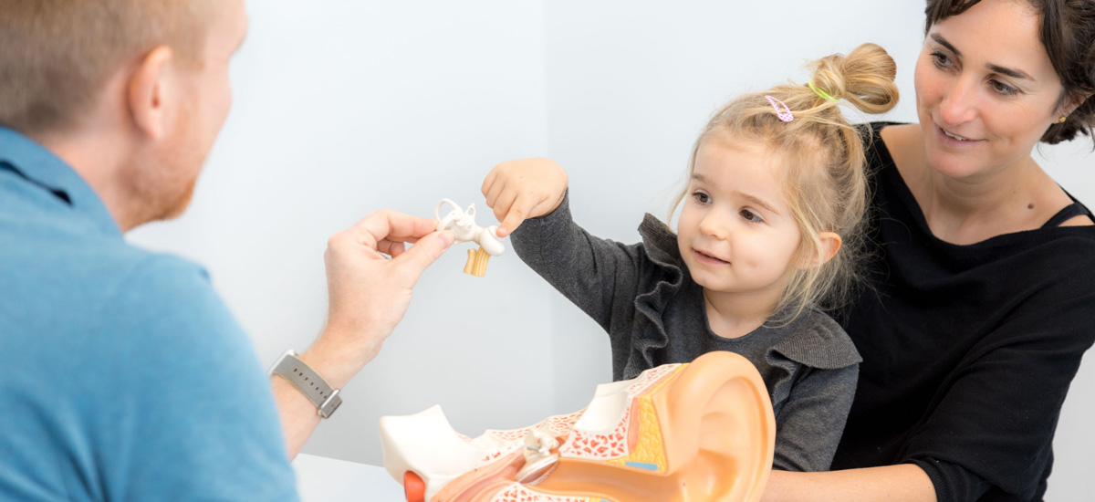 Ästhetische Behandlung mit Injektion im Gesichtsbereich